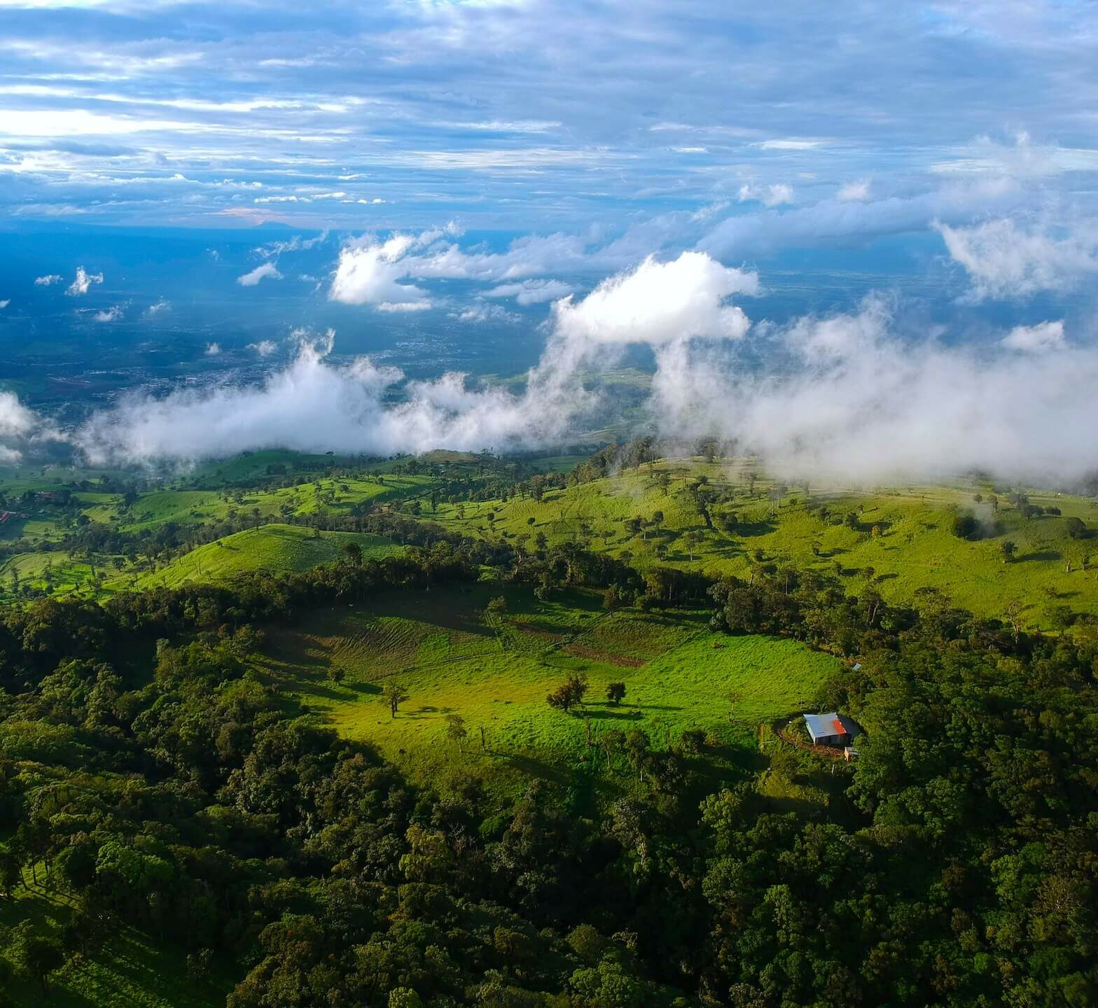 Project Blue Zone Therapy Hub - Image of Costarica Mountainous Area
